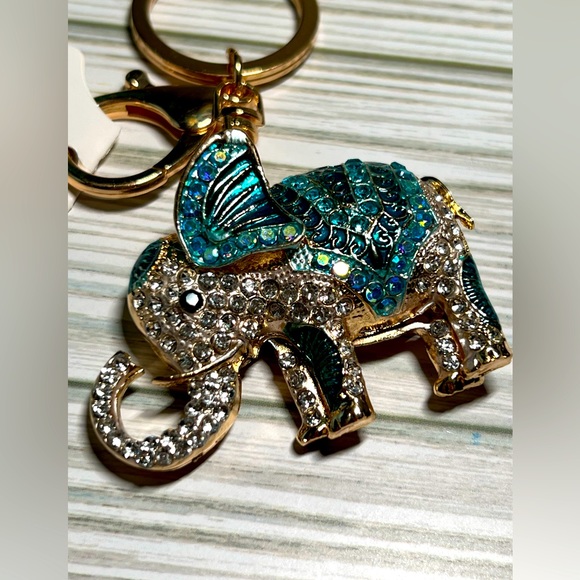 NEW Rhinestone Elephant Key Chain/Bag Charm, Shades of Blue on Gold Tone Alloy - Picture 3 of 7